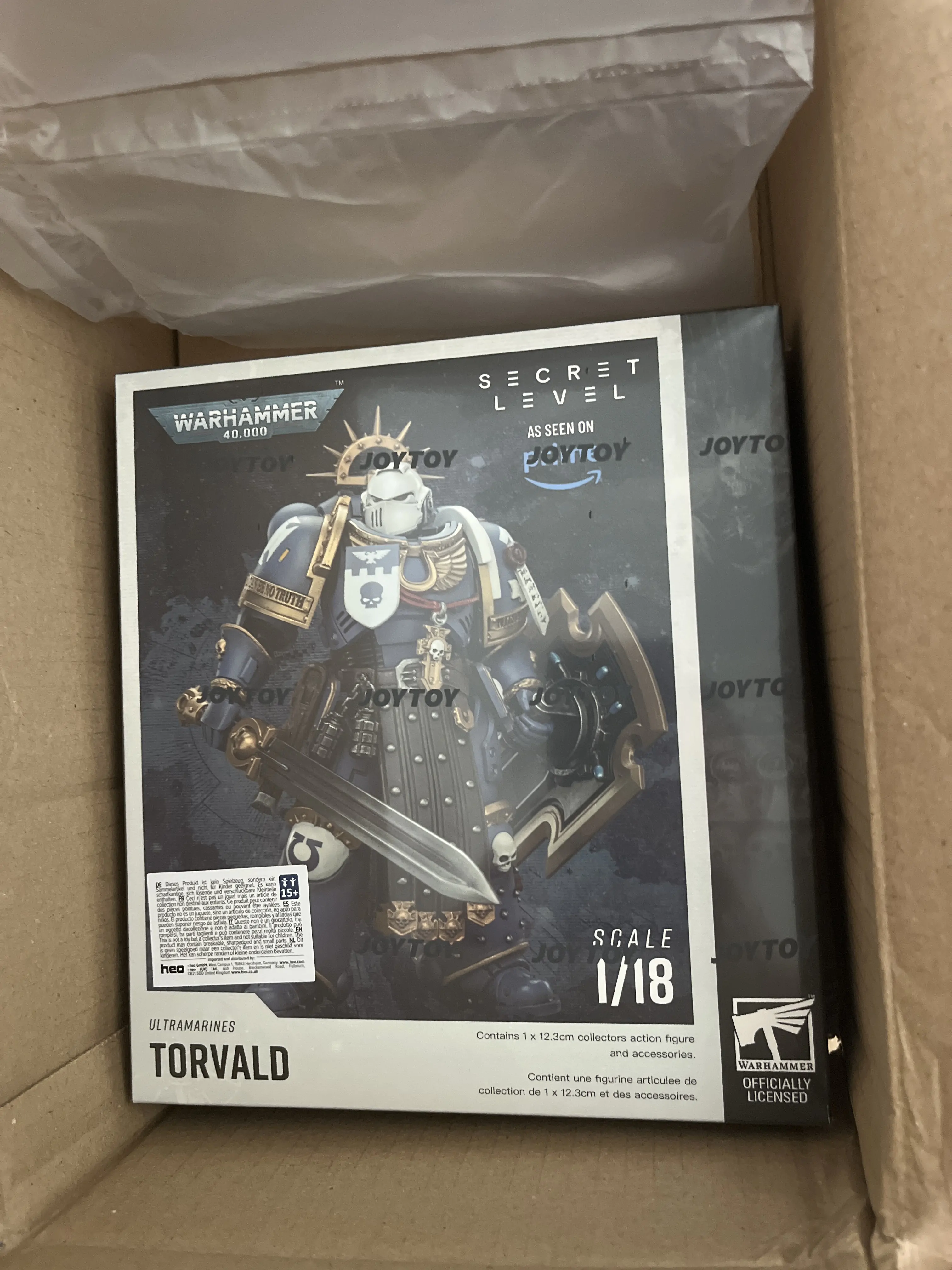 Warhammer 40,000 Action Figure Ultramarines Torvald with Power Sword, Stormshield and Bolt Pistol 13 cm product photo