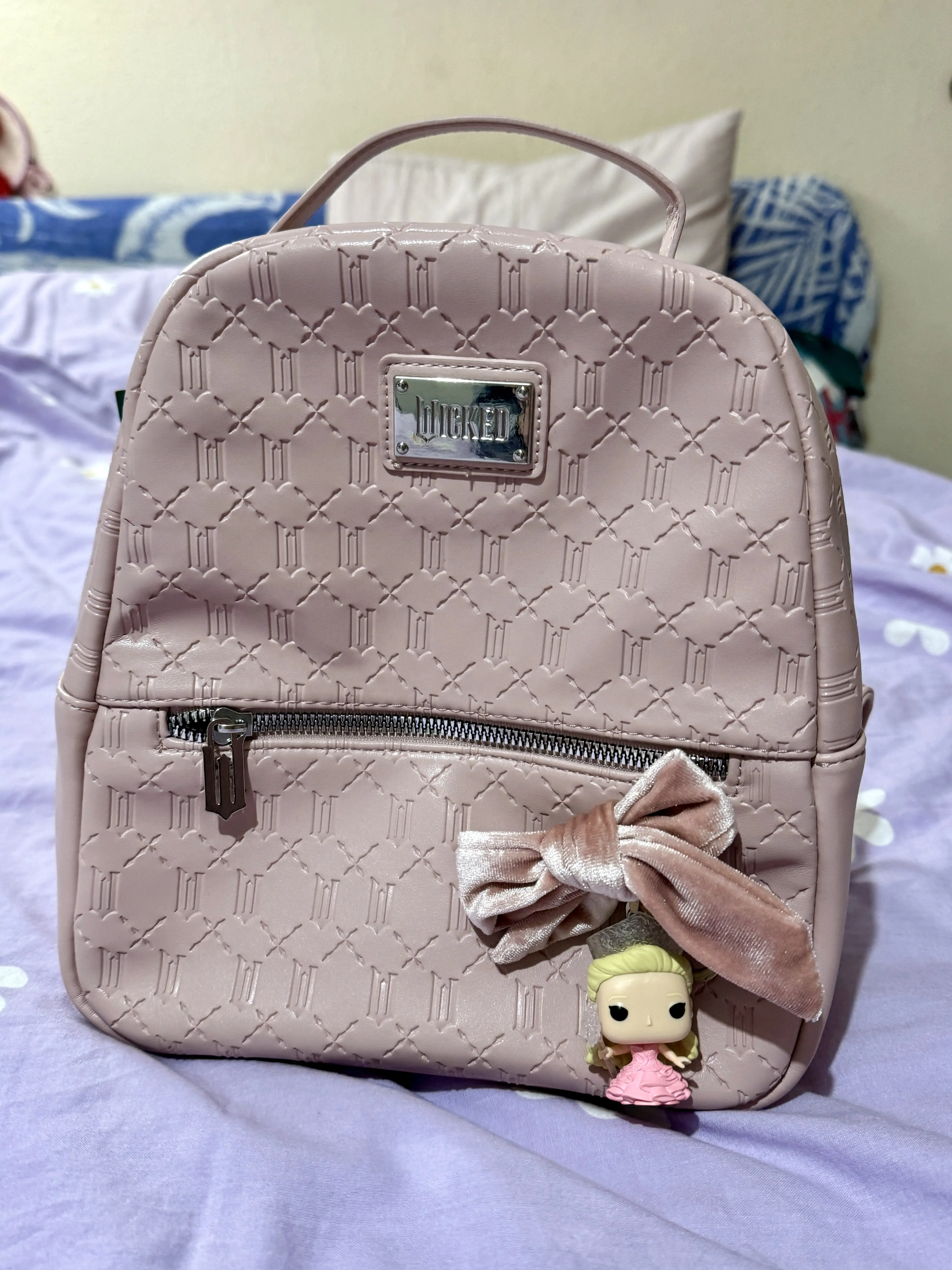 Pocket Funko POP keychain Wicked Glinda product photo