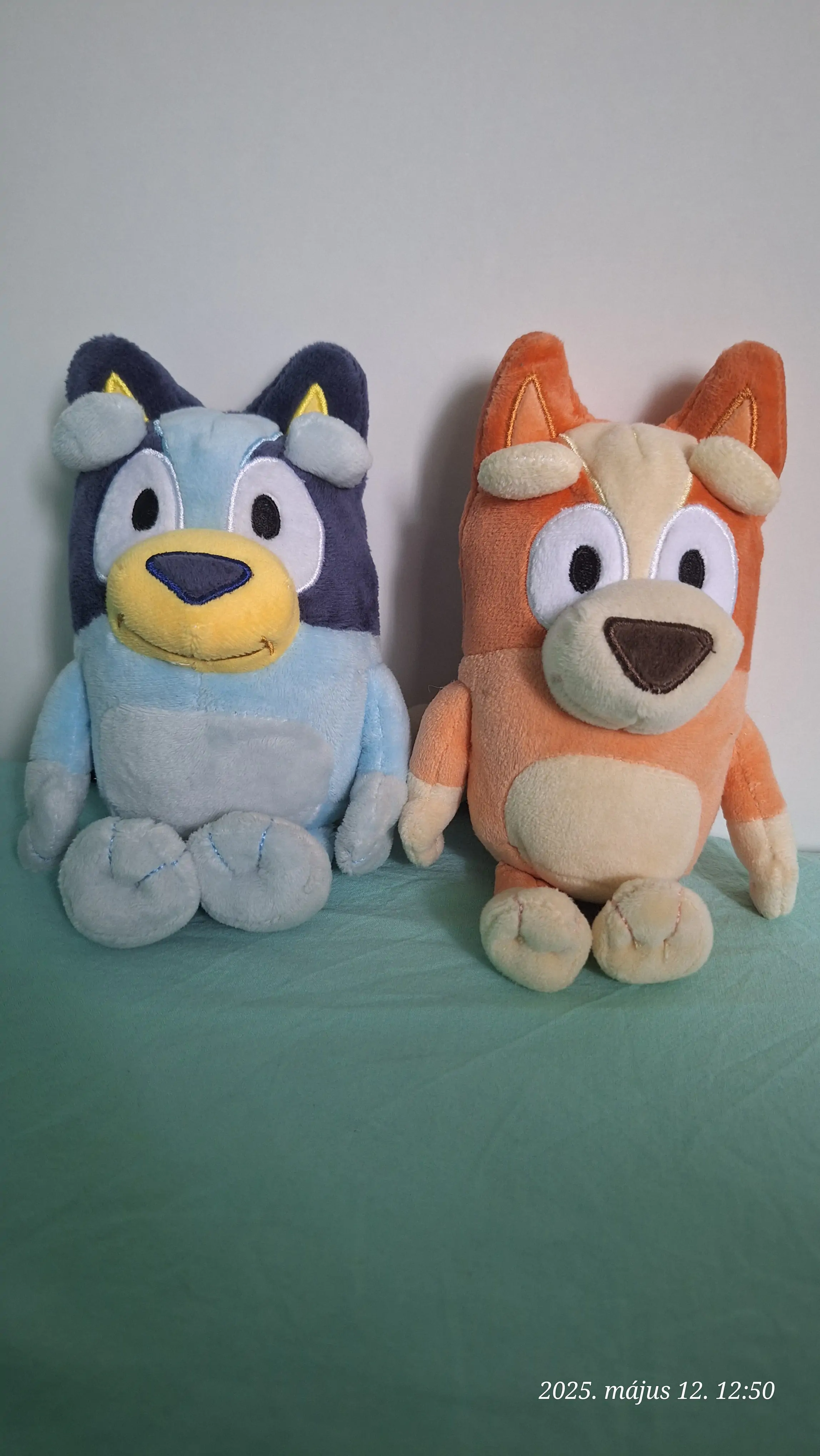 Bluey Friends Bluey plush toy 20 cm product photo