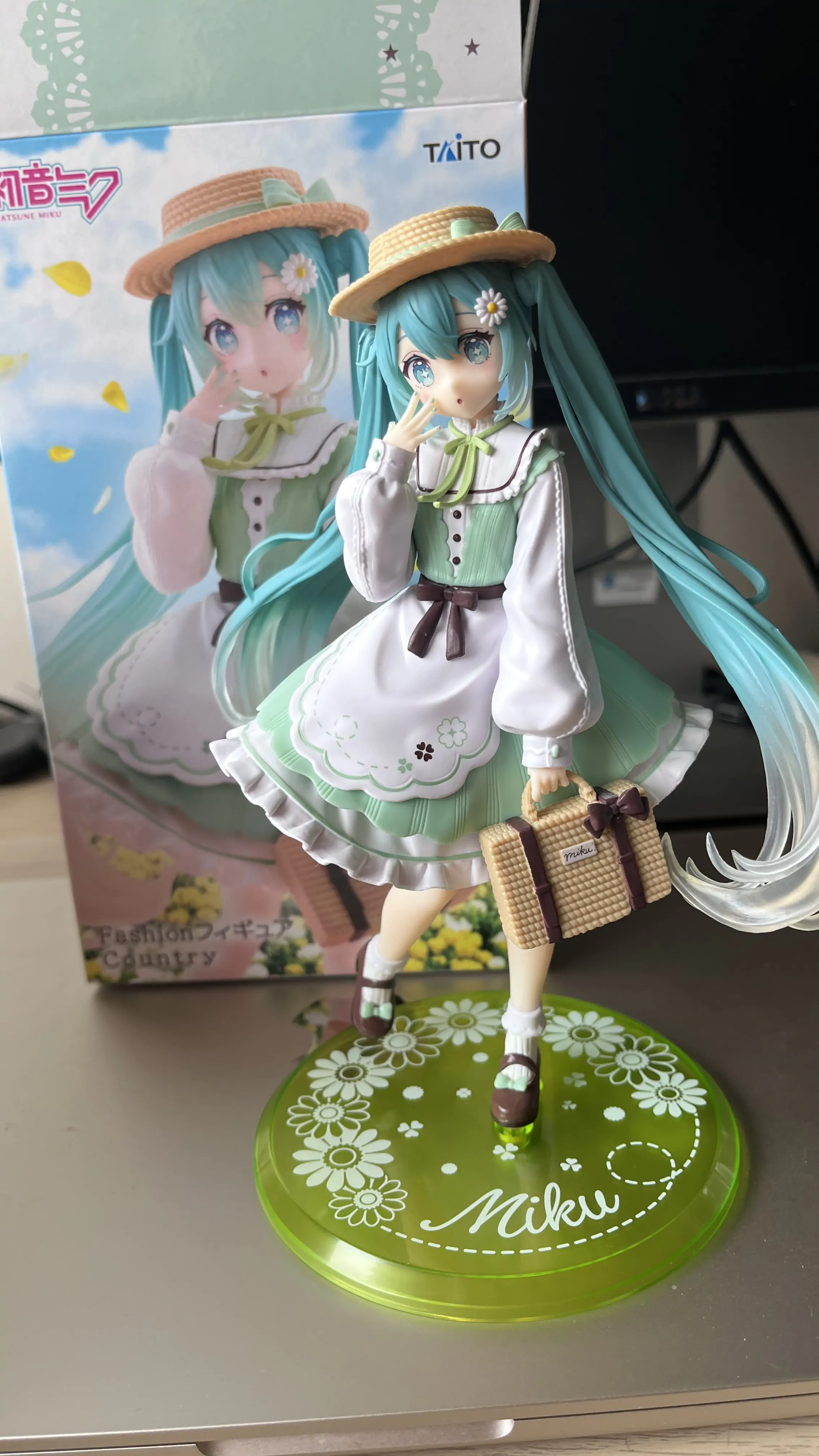 Hatsune Miku PVC Statue Figure Hatsune Miku Fashion Country Ver. 18 cm product photo