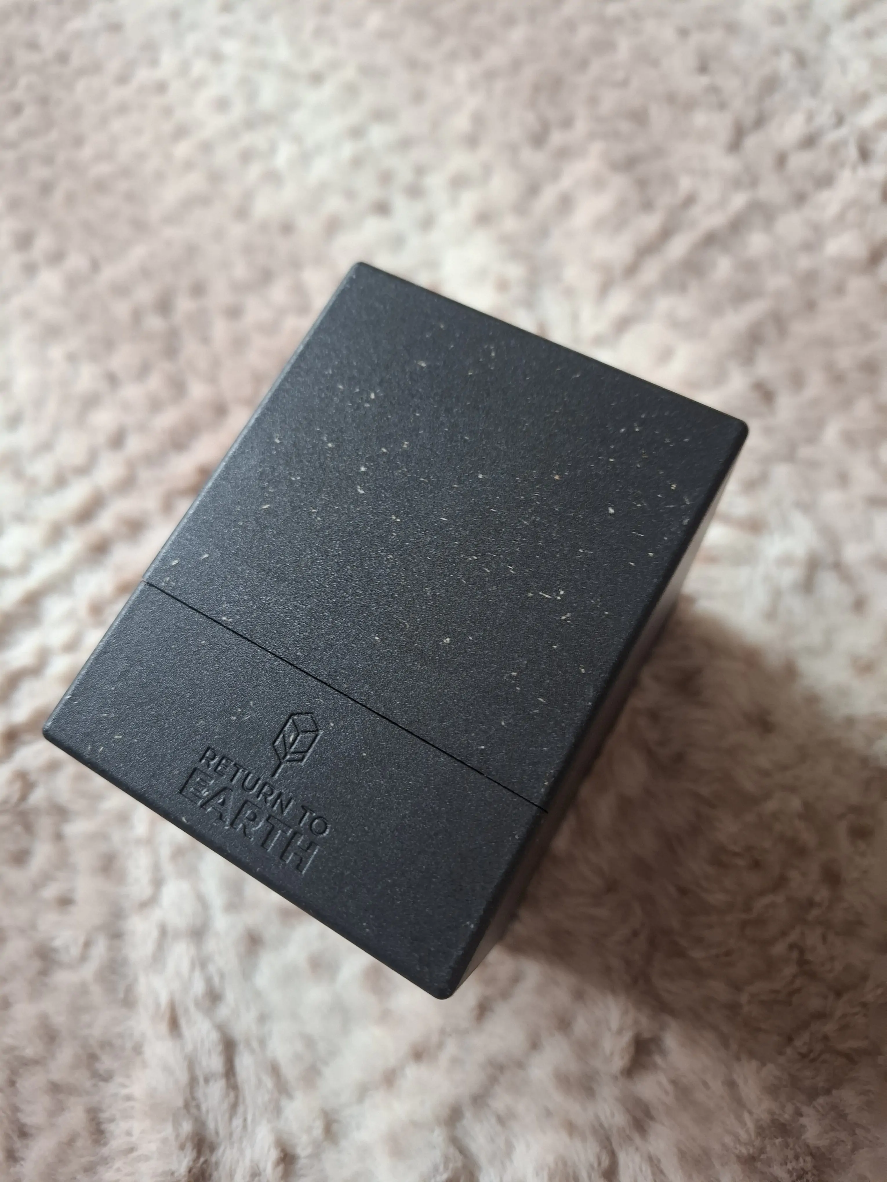 Ultimate Guard Return To Earth Boulder Deck Case 133+ Standard Size Black product photo