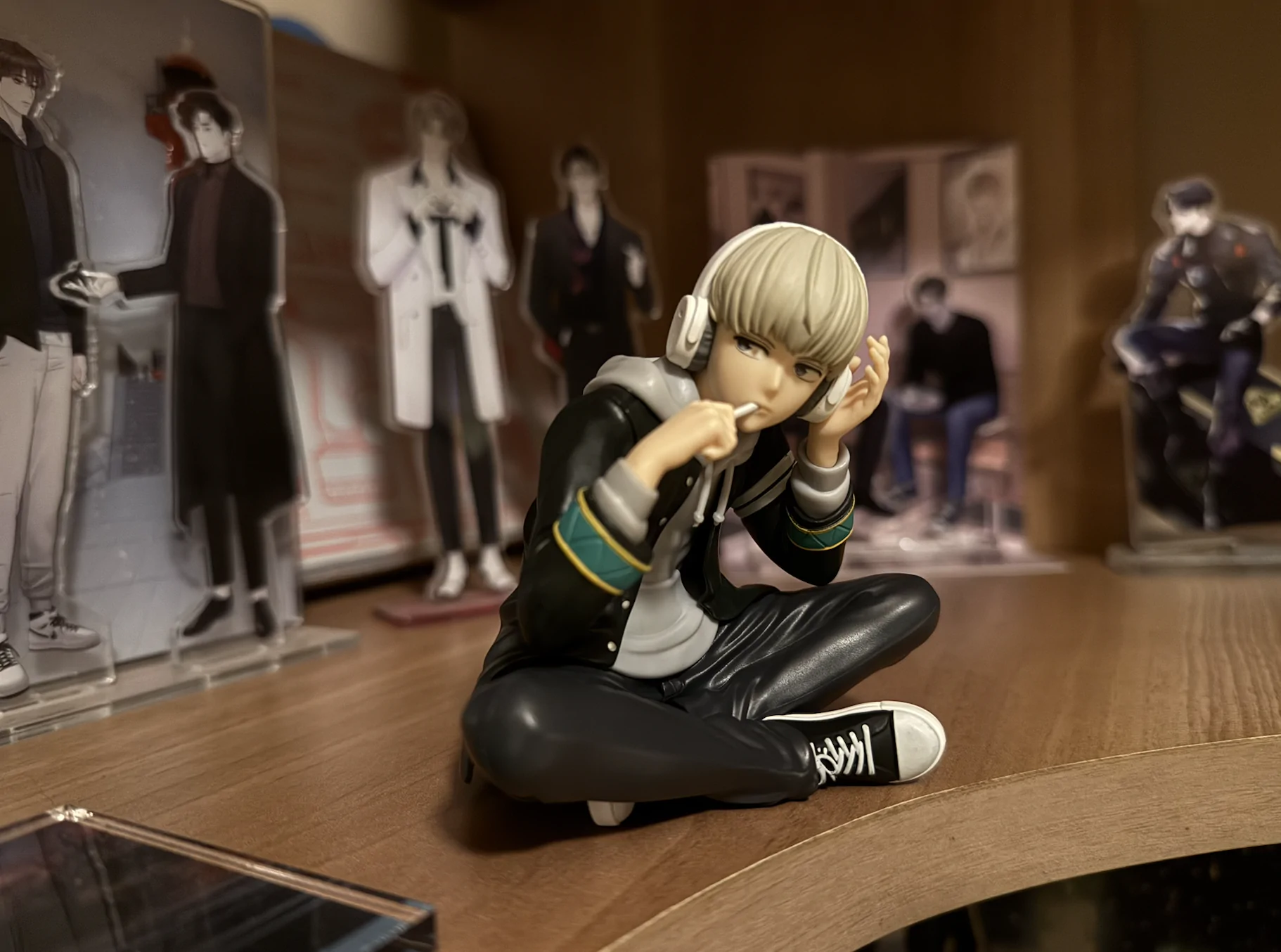 Wind Breaker Kaji Ren Sitting figure 9cm	
 product photo