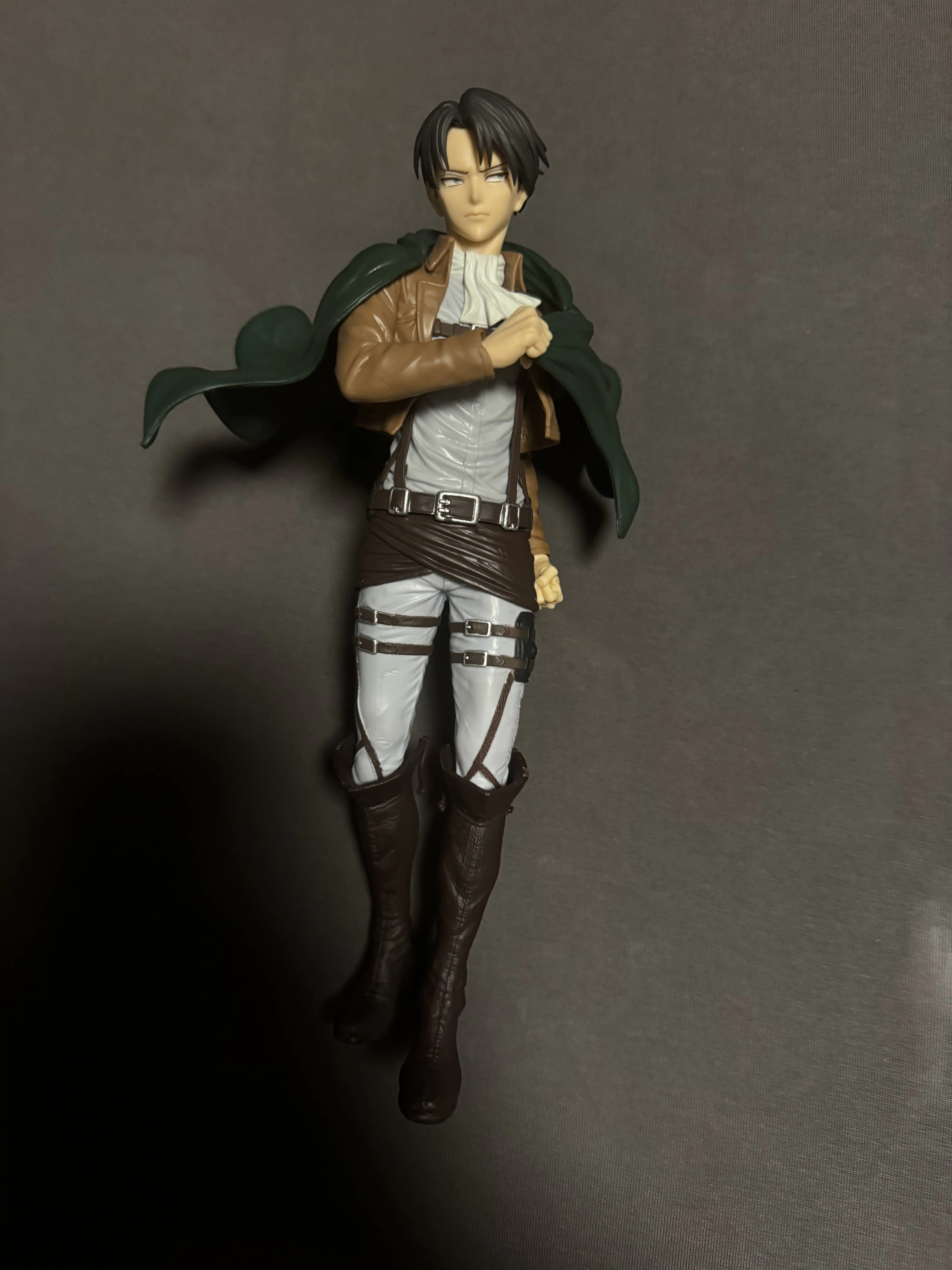 Attack on Titan Levi Grandista figure 27cm product photo