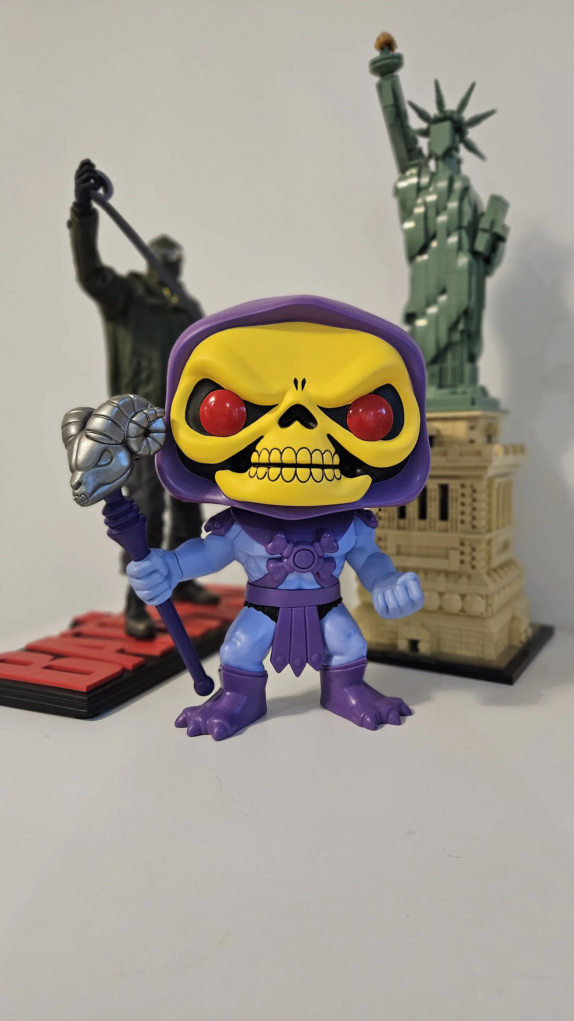 Masters of the Universe Super Sized POP! Animation Vinyl Figure Skeletor 25 cm termékfotó