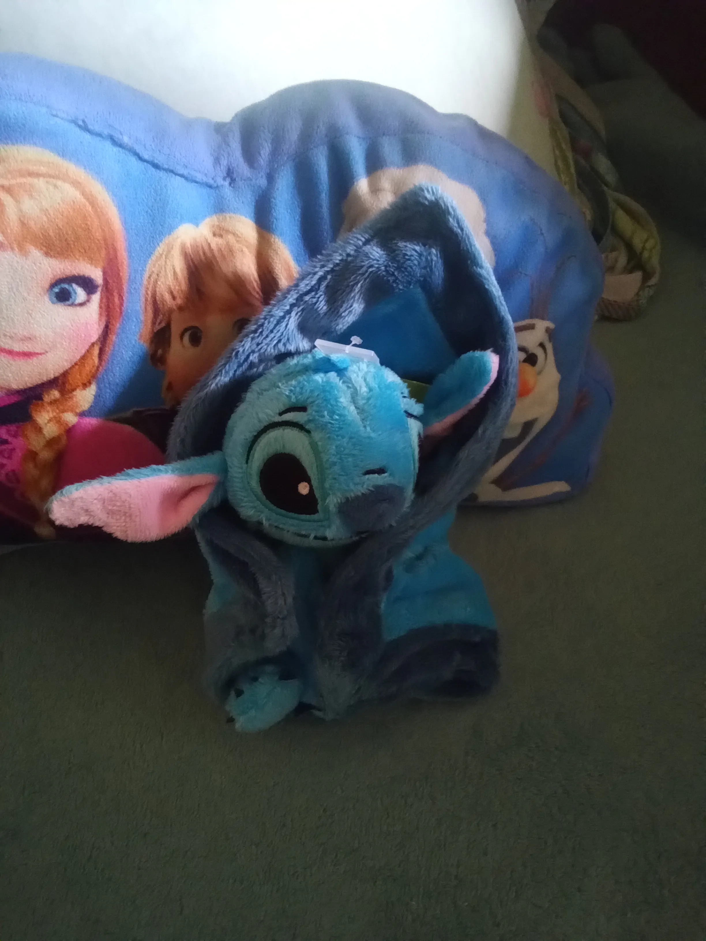 Stitch Plush and Comforter 13 cm product photo