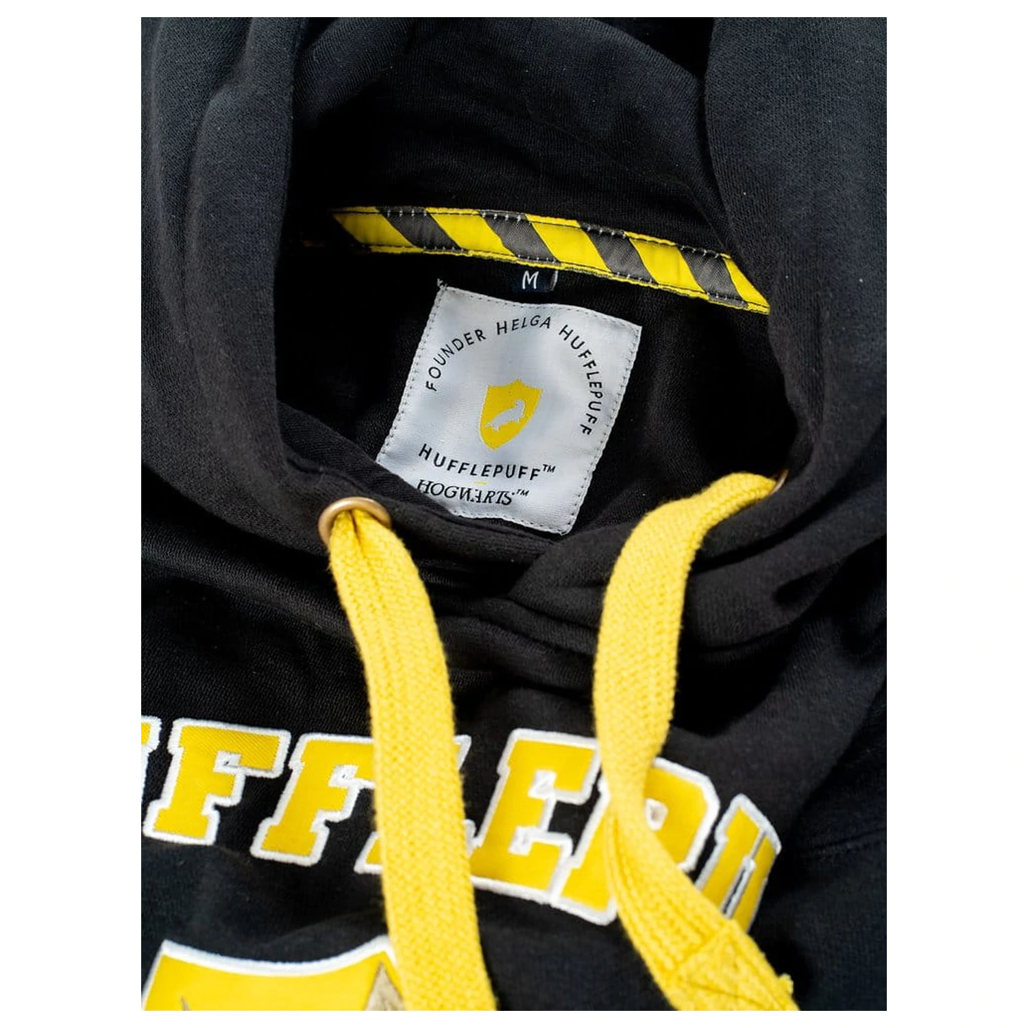 Harry Potter Hooded Sweater Hufflepuff Deluxe  product photo