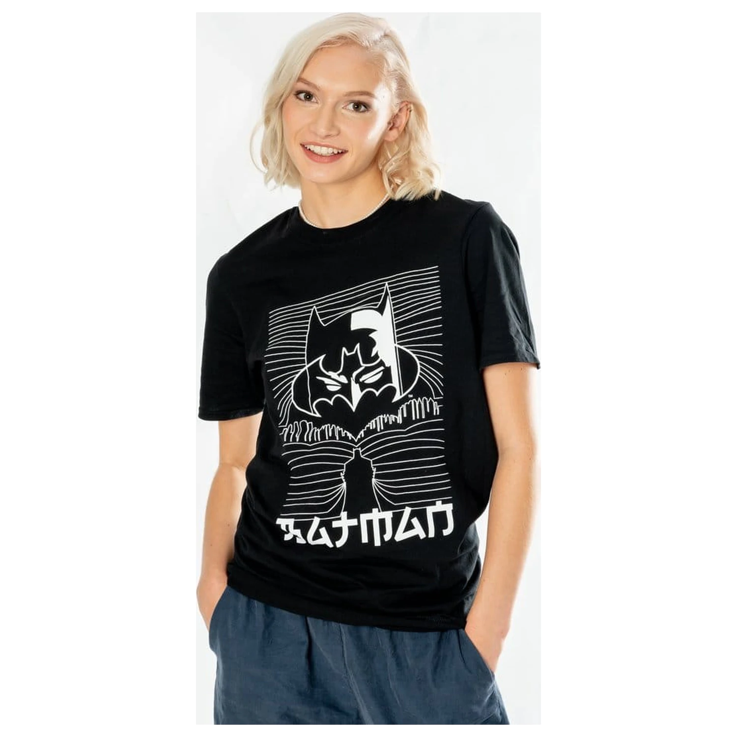 DC Comics T-Shirt Batman Anime City  product photo