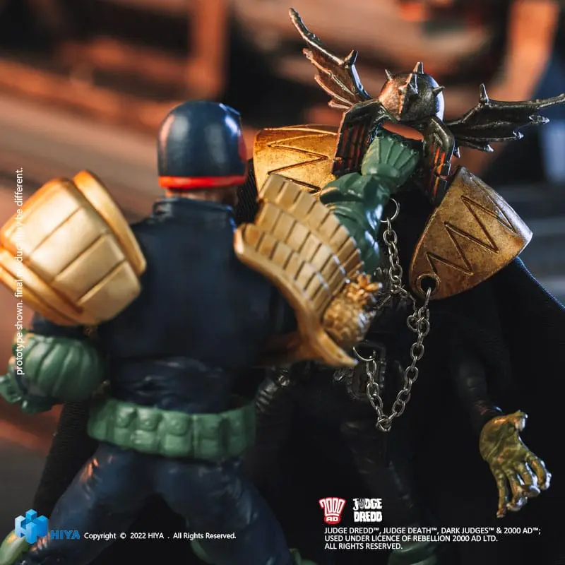 2000 AD Exquisite Mini Action Figure 1/18 Judge Dredd Gaze Into The Fist of Dredd 10 cm termékfotó