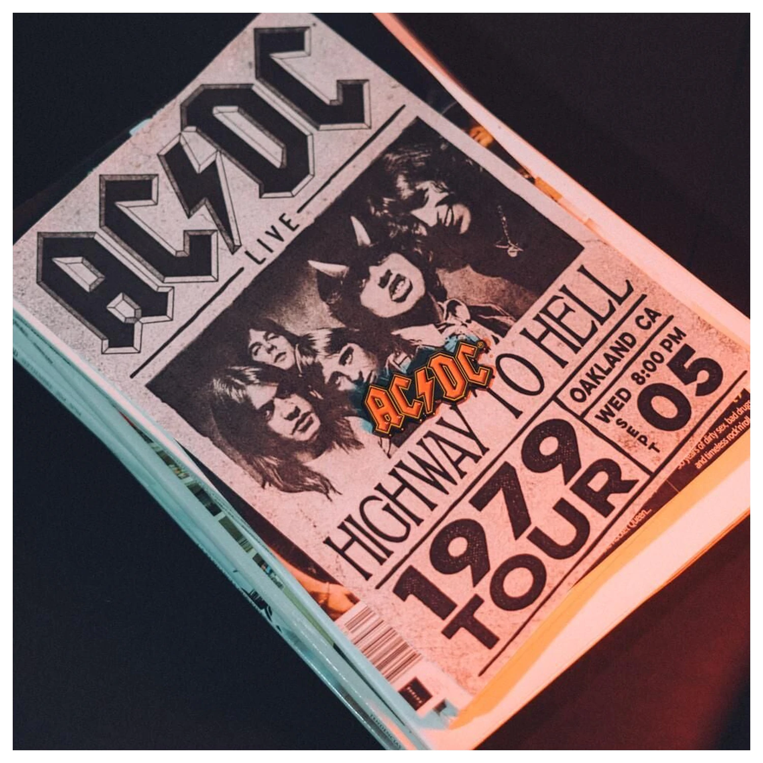 AC/DC magnet product photo