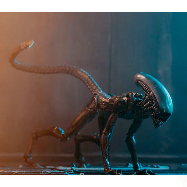 Alien 3 Dog Alien Look Up Exquisite Mini figure 10cm product photo