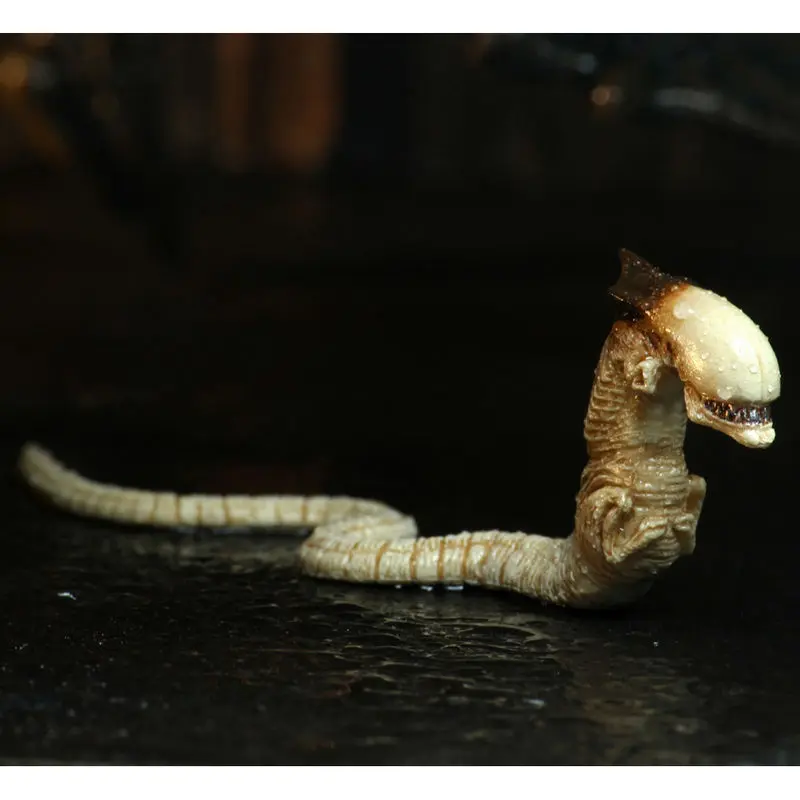 Alien 3 Ultimate Dog Alien articulated SDCC figure 23cm product photo