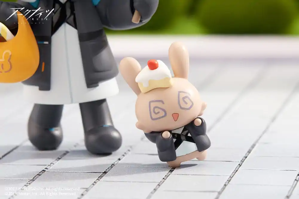 Arknights PVC Statue Mini Series Will You be Having the Dessert? Doctor 10 cm product photo