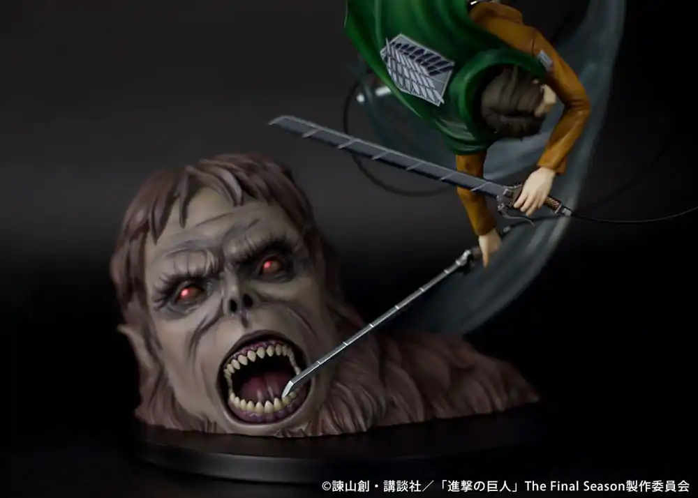 Attack on Titan PVC Statue 1/7 Levi vs Beast Titan Ver. 28 cm product photo