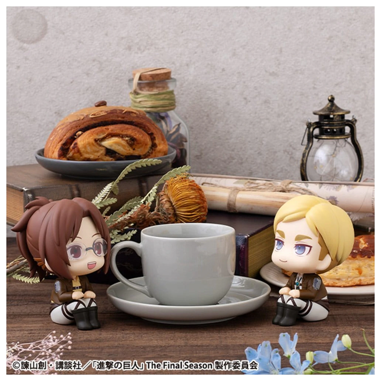 Attack on Titan Look Up PVC Statues Hange Zoe & Erwin Smith (with gift) 11 cm            product photo