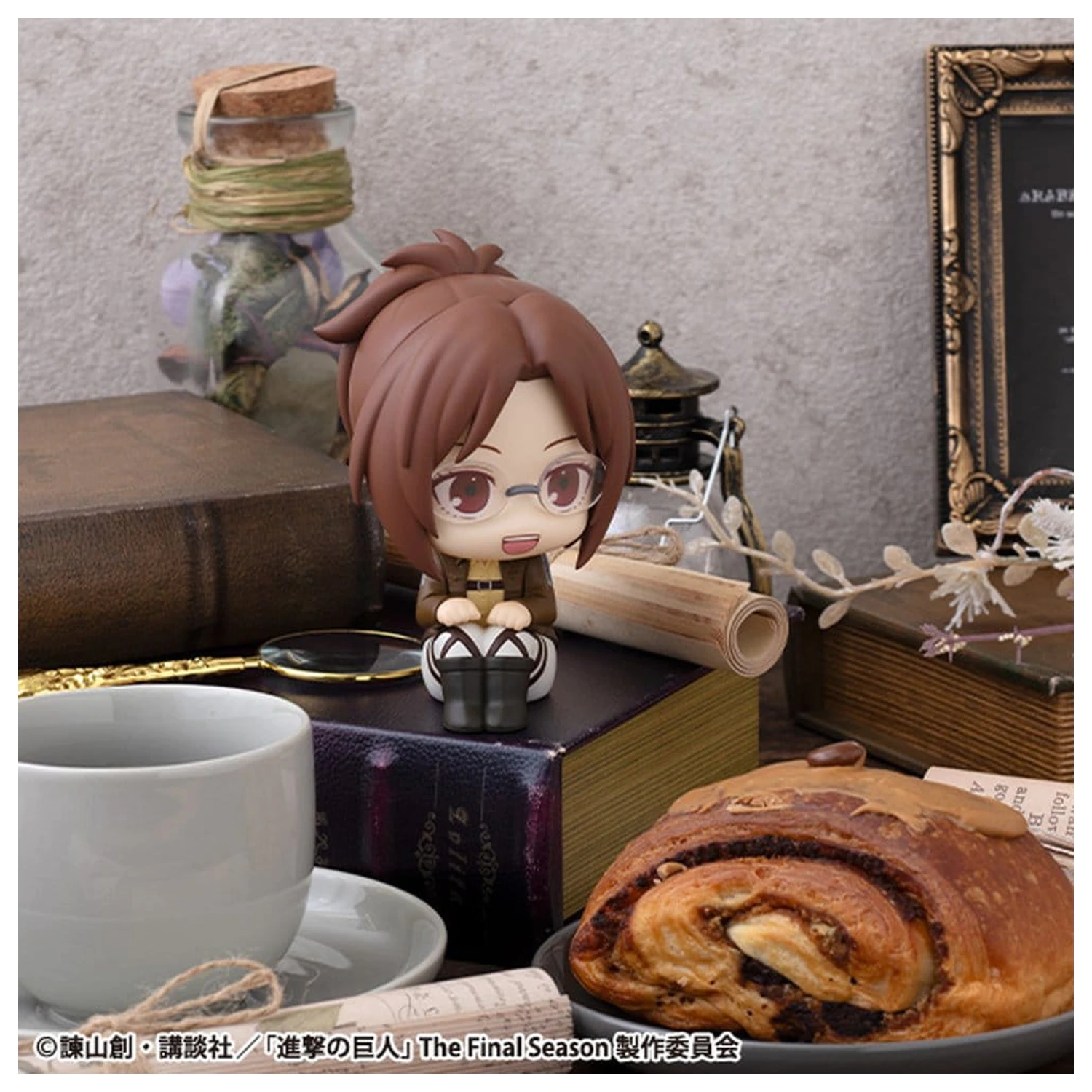 Attack on Titan Look Up PVC Statue Hange Zoe 11 cm   product photo