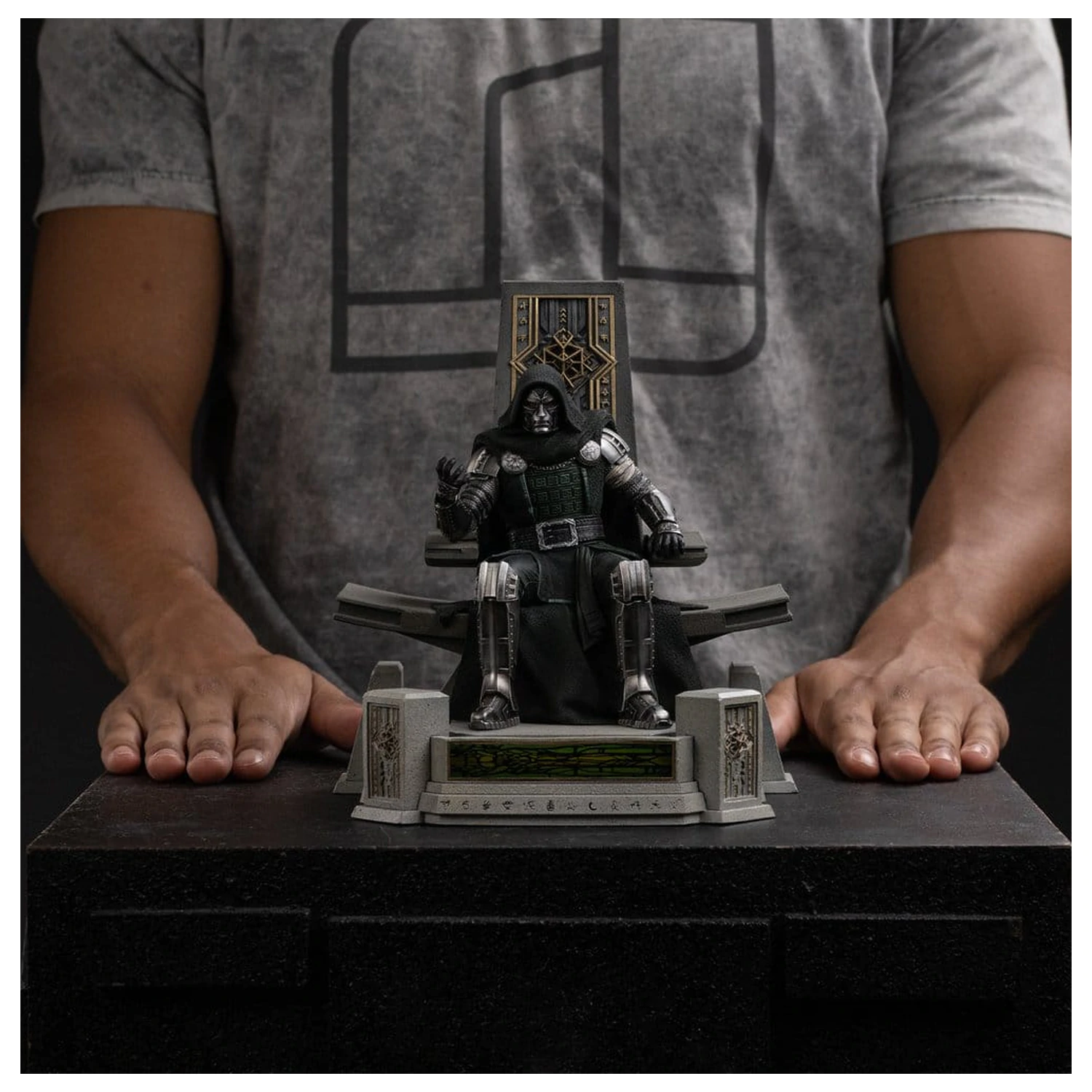 Avengers: Doomsday Art Scale Statue 1/10 Doctor Doom on Throne 22 cm product photo