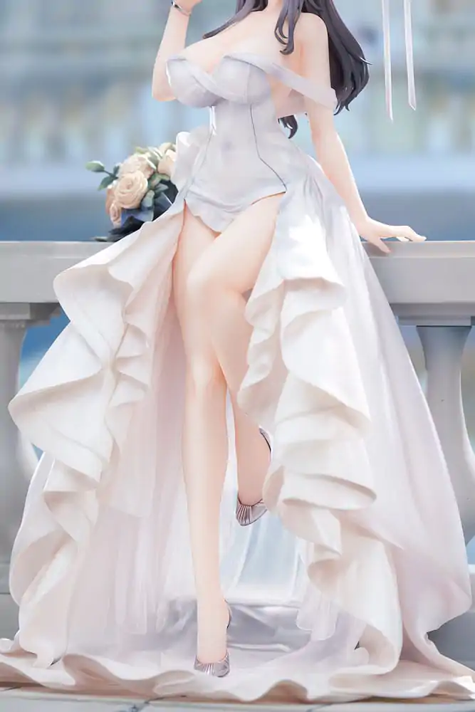 Azur Lane PVC Statue 1/7 Charybdis Brilliant Belle Ver. 27 cm termékfotó