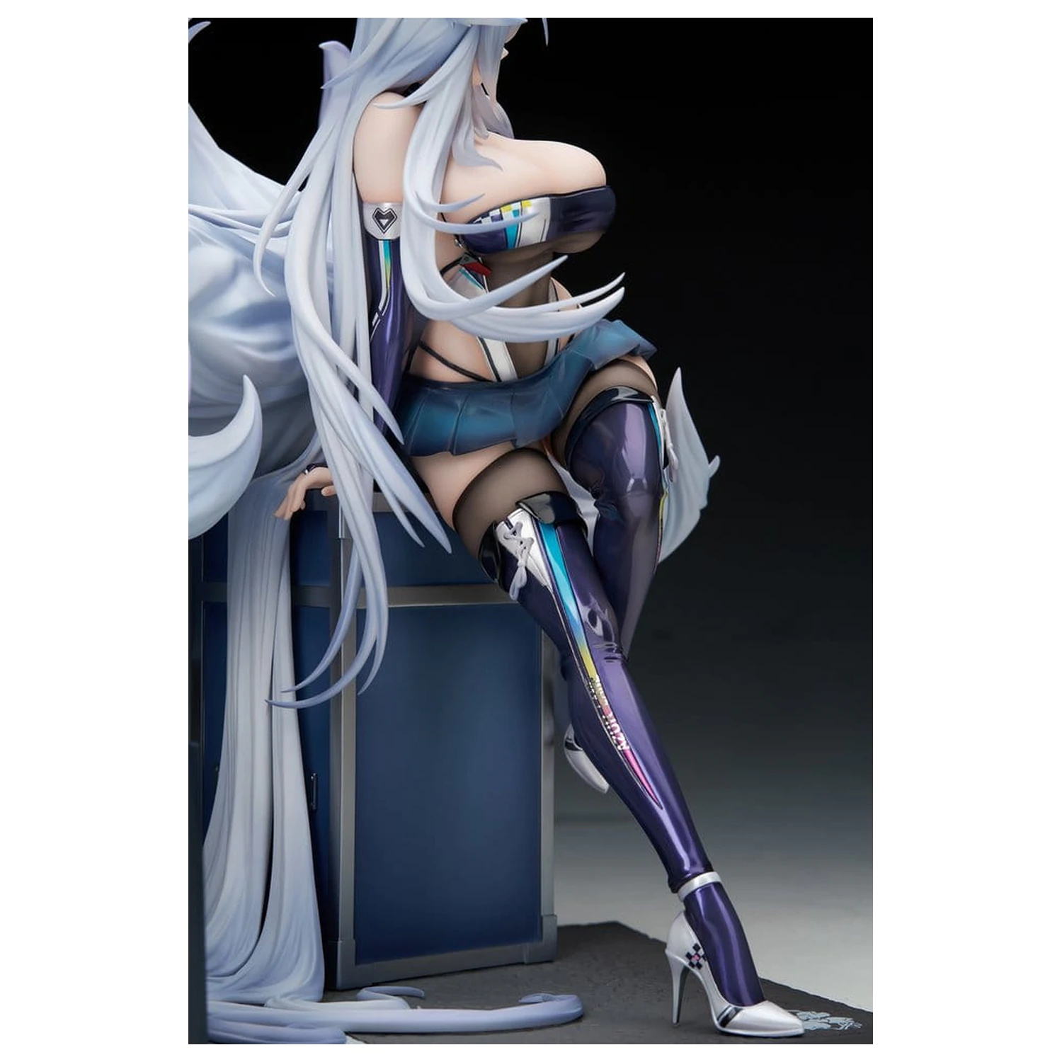 Azur Lane PVC Figure 1/7 Shinano Moonlit Chrome Ver. 25 cm product photo
