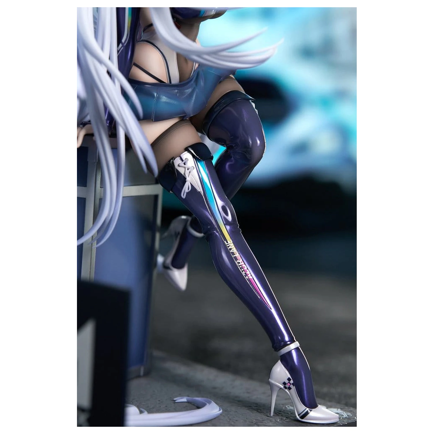 Azur Lane PVC Figure 1/7 Shinano Moonlit Chrome Ver. 25 cm product photo