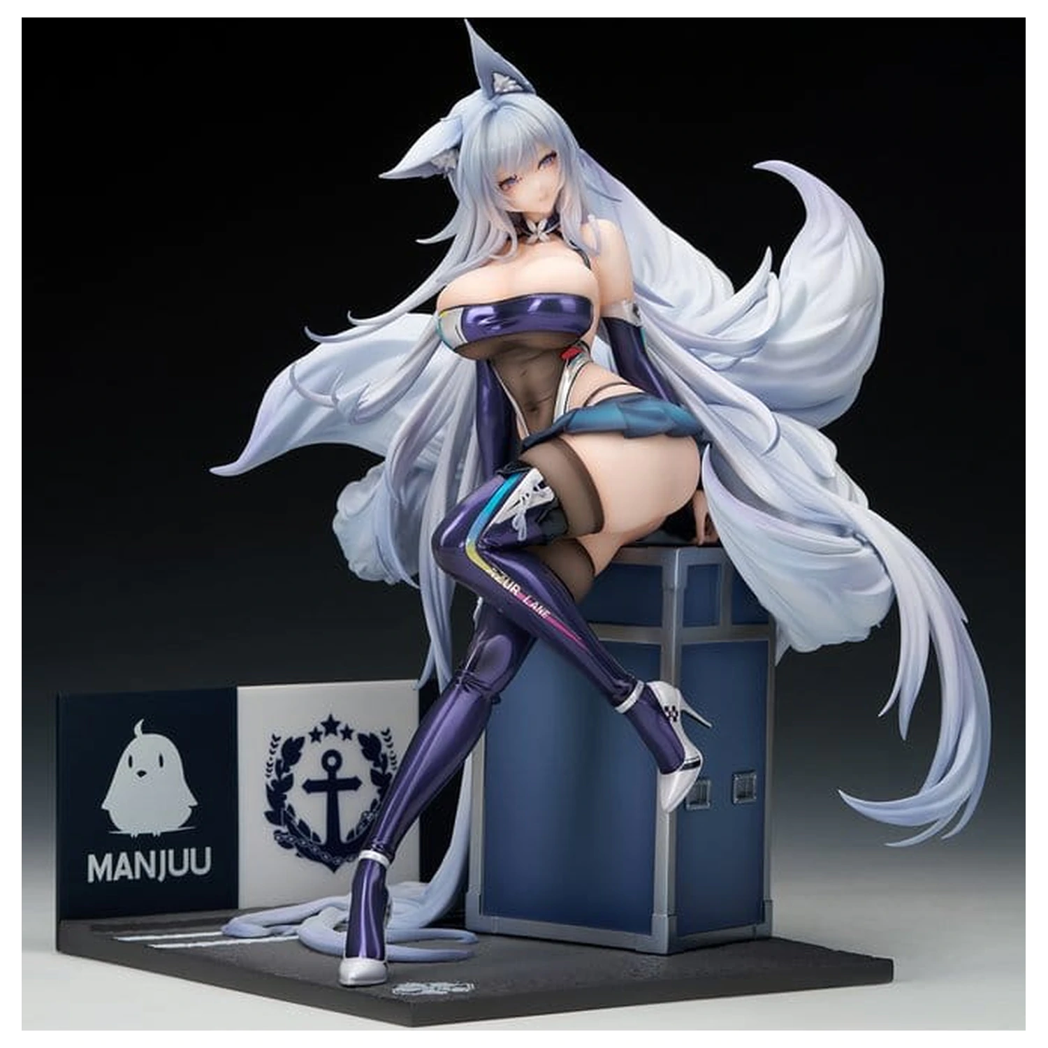 Azur Lane PVC Figure 1/7 Shinano Moonlit Chrome Ver. 25 cm product photo