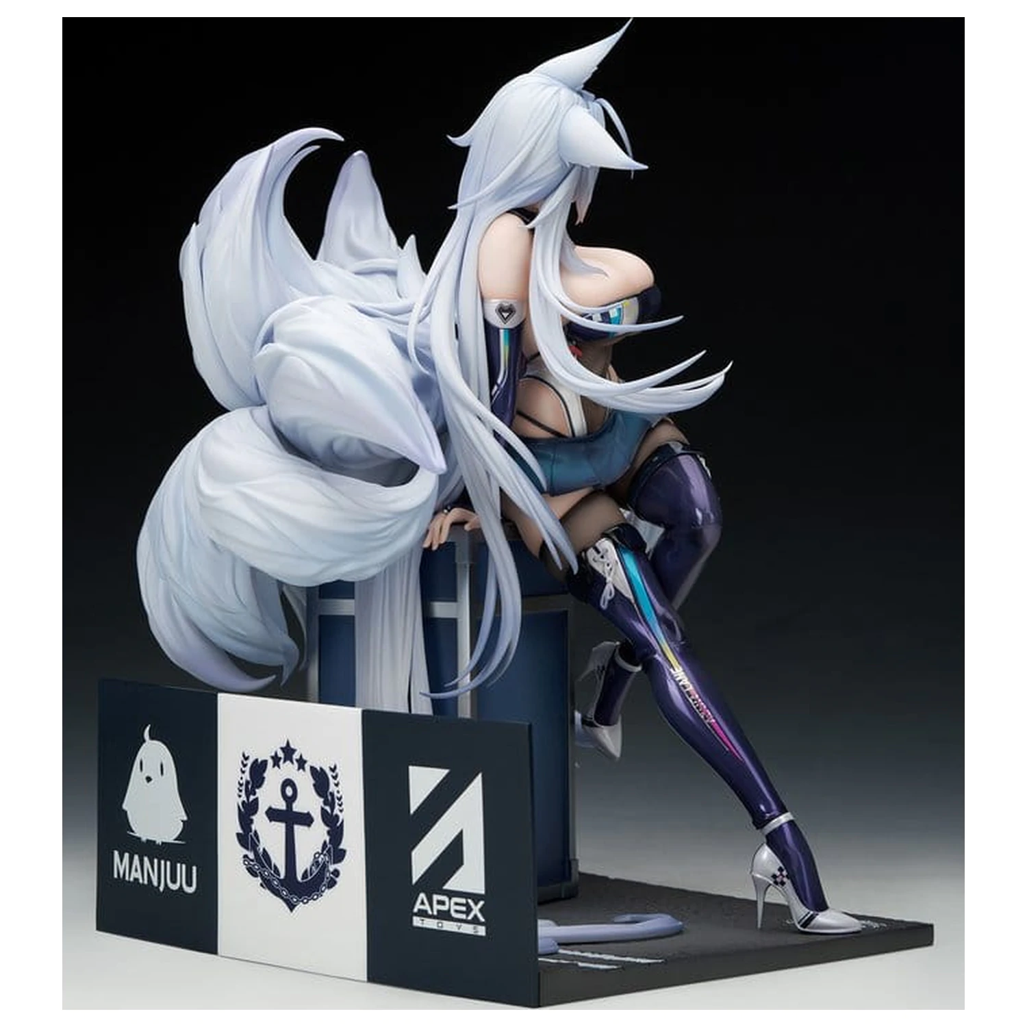 Azur Lane PVC Figure 1/7 Shinano Moonlit Chrome Ver. 25 cm product photo