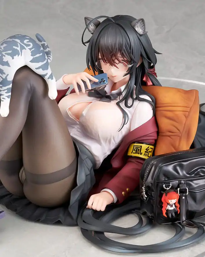 Azur Lane PVC Statue 1/7 Taiho Sweet Time After School Ver. 32 cm termékfotó