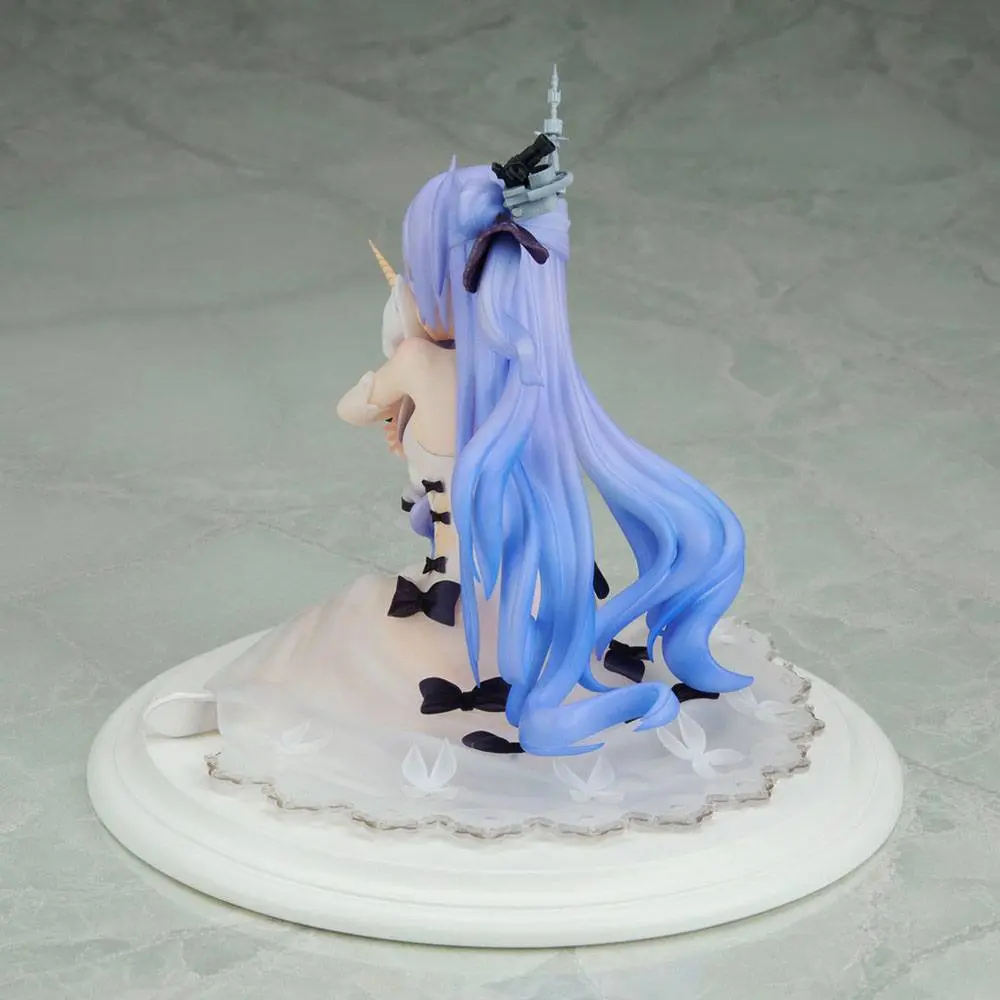 Azur Lane PVC Statue 1/7 Unicorn Light Equipped Ver. 14 cm termékfotó