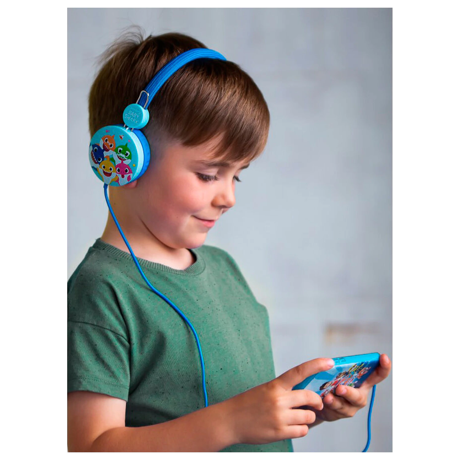 Baby Shark core headphones product photo