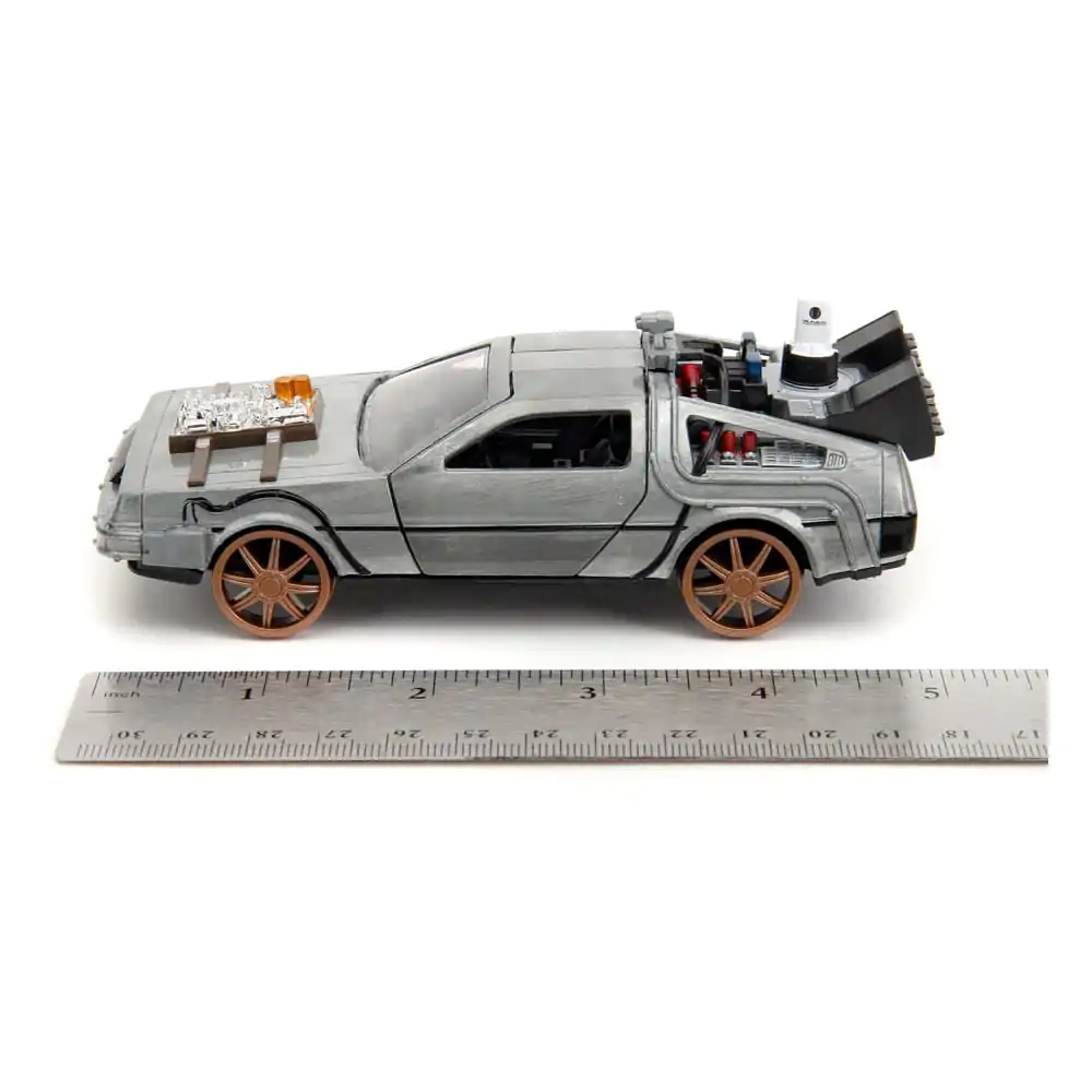 Back to the Future III Hollywood Rides Diecast Model 1/32 DeLorean Time Machine Railroad Wheels product photo