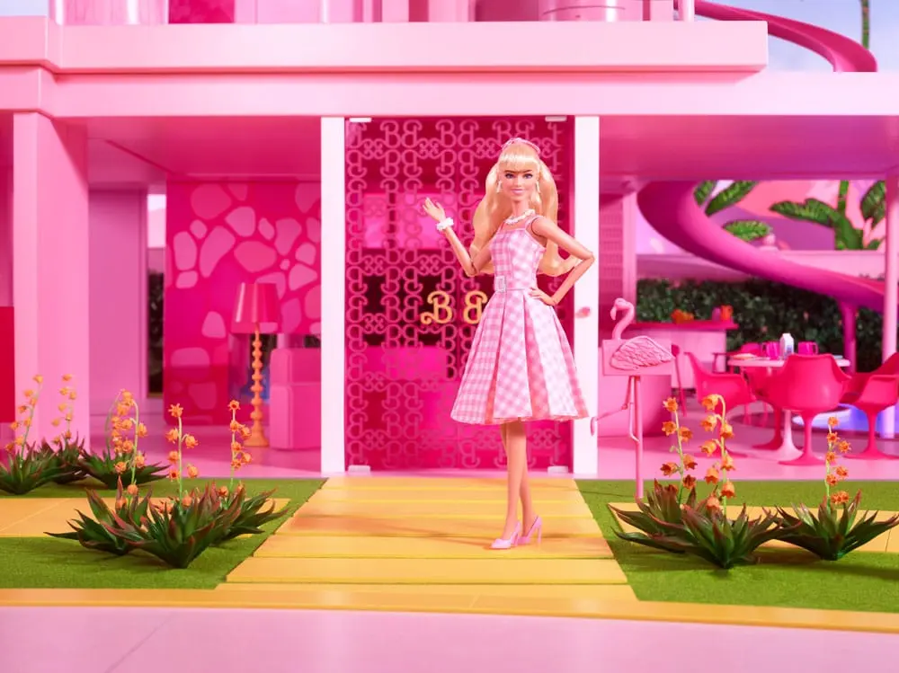 Barbie The Movie Doll Barbie in Pink Gingham Dress termékfotó