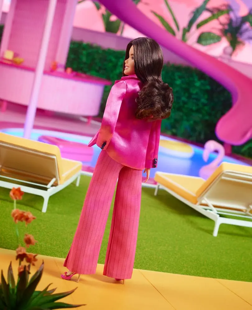 Barbie The Movie Doll Gloria Wearing Pink Power Pantsuit termékfotó