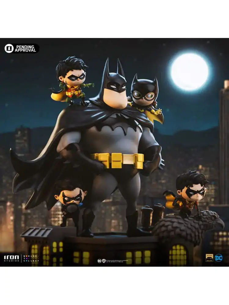 Batman Animated icons PVC Figure Batman Family 18 cm product photo