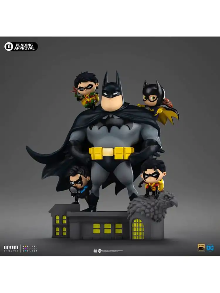 Batman Animated icons PVC Figure Batman Family 18 cm product photo