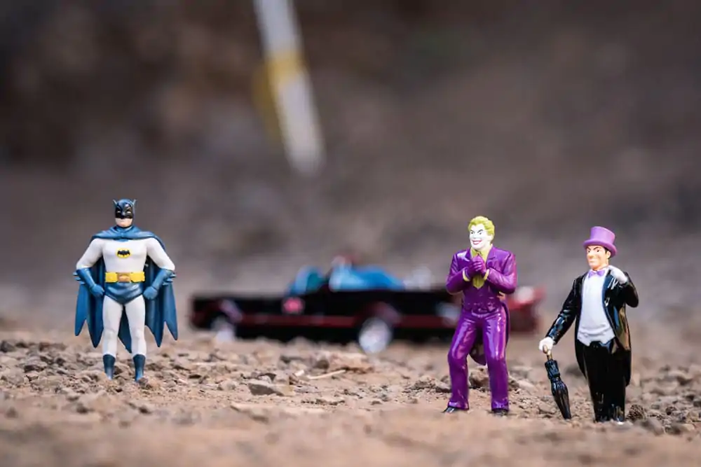 Batman Diecast Model 1/24 Pack of 5 Classic TV Series Batman, Robin, Joker, Penguin &amp; Batmobile product photo