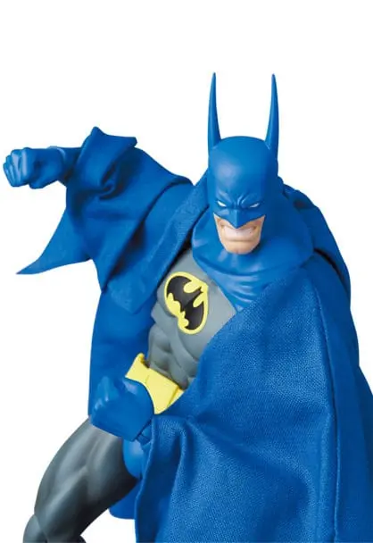 Batman MAFEX Action Figure Knight Crusader Batman 19 cm product photo