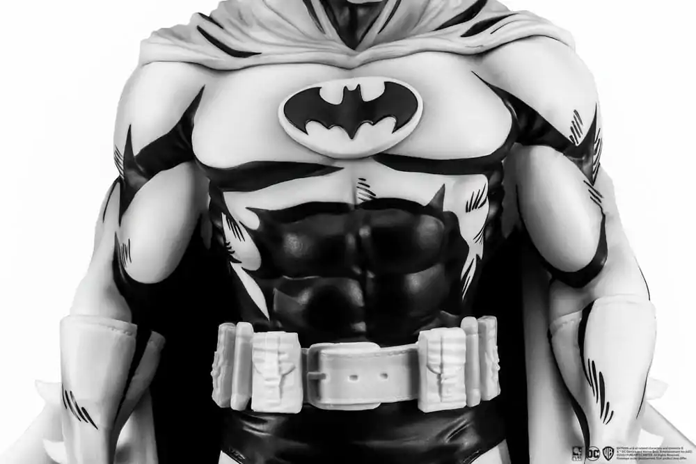 Batman PX PVC Statue 1/8 SDCC 2024 Batman Black & White Version 27 cm termékfotó