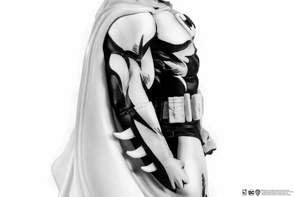 Batman PX PVC Statue 1/8 SDCC 2024 Batman Black & White Version 27 cm termékfotó