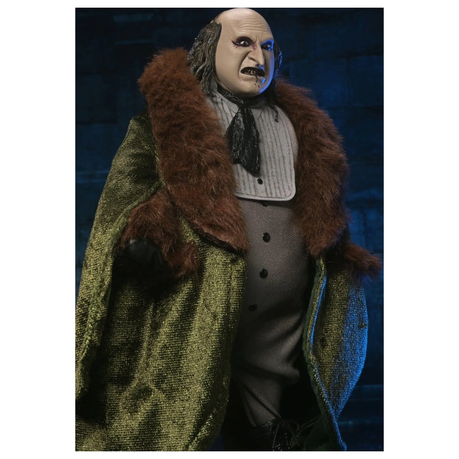 Batman Returns (1992) Clothed Action Figure The Penguin 20 cm        product photo