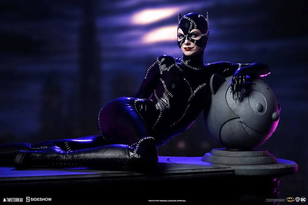 Batman Returns Maquette 1/4 Catwoman 34 cm product photo