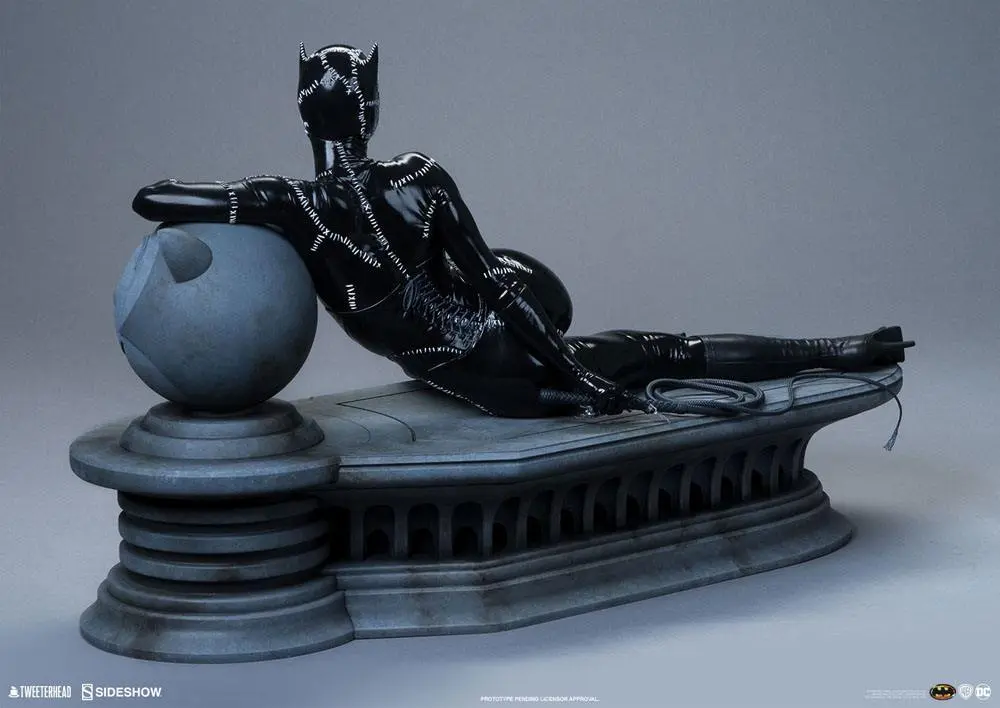 Batman Returns Maquette 1/4 Catwoman 34 cm product photo