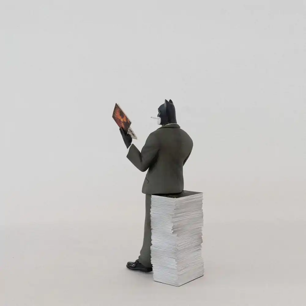 Blacksad: Blacksad on a Pile of Comics Figure product photo