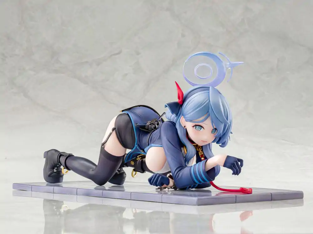 Blue Archive PVC Statue 1/7 Ako Memorial Lobby Ver. 23 cm product photo