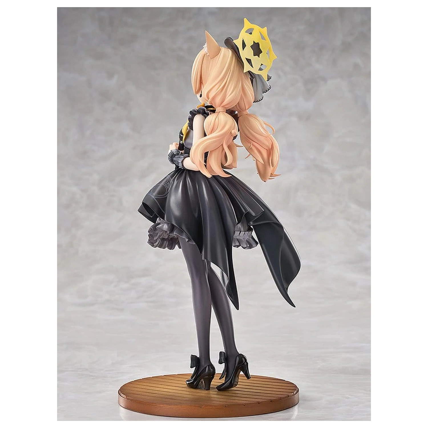 Blue Archive PVC Statue 1/7 Mari (Idol): Memorial Lobby Ver. 24 cm product photo