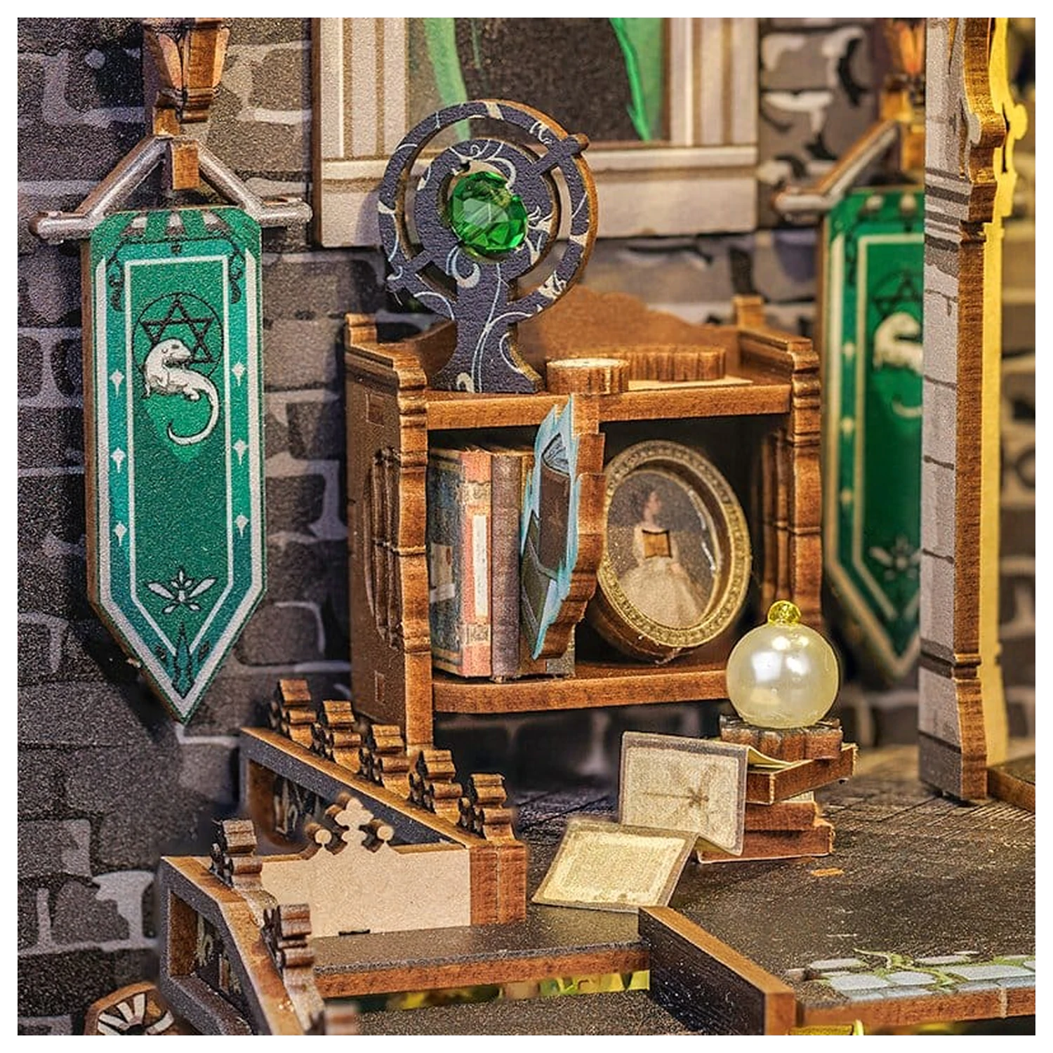 Book Nook Darkness Common Room 23 x 11 cm   product photo