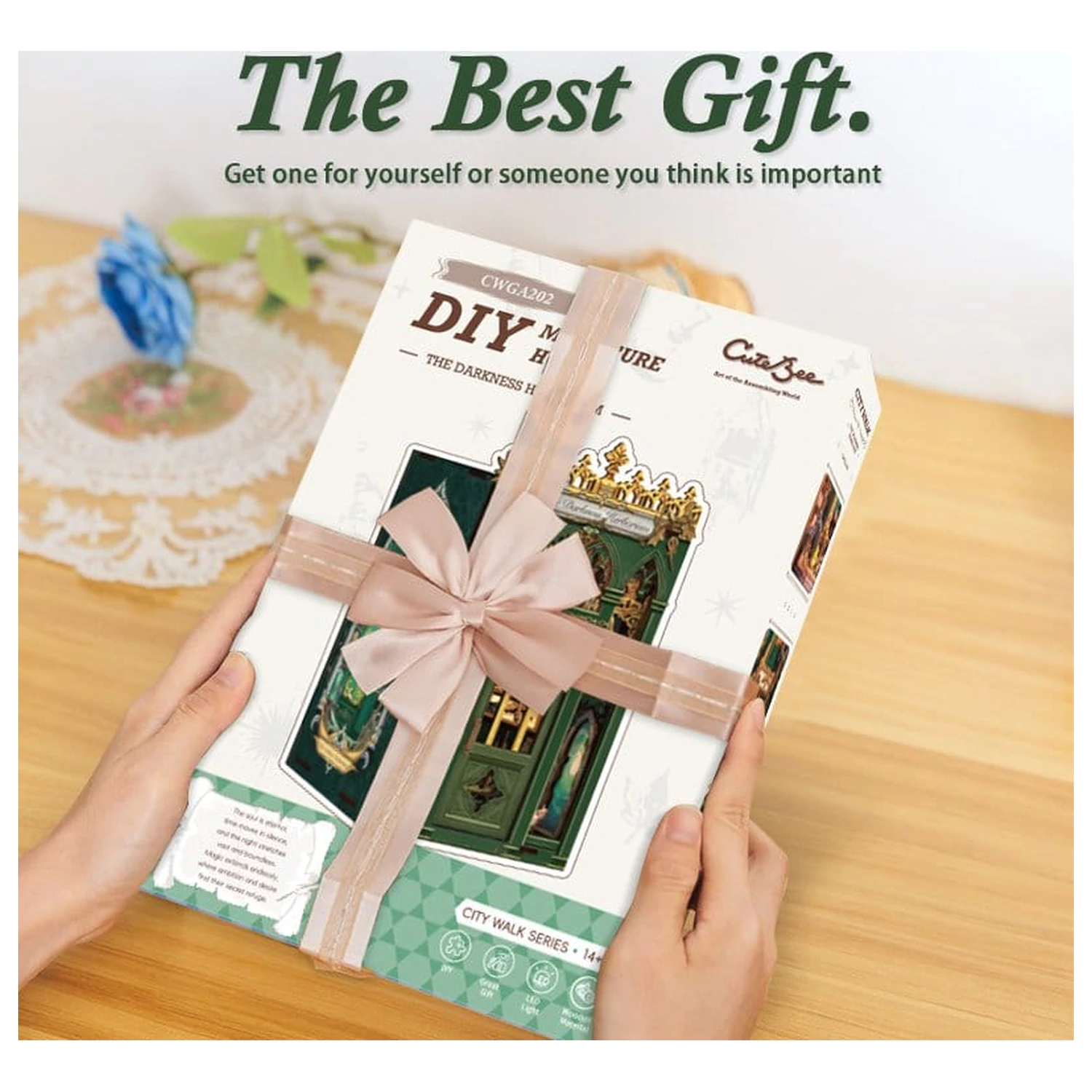 Book Nook The Darkness Herbarium 17 x 12 cm  product photo