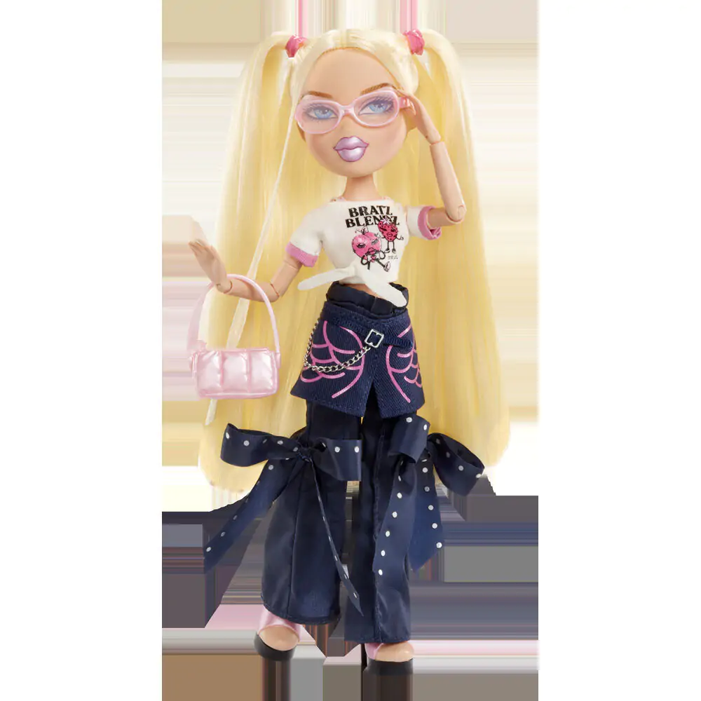 Bratz Stylin Cloe doll + t-shirt product photo