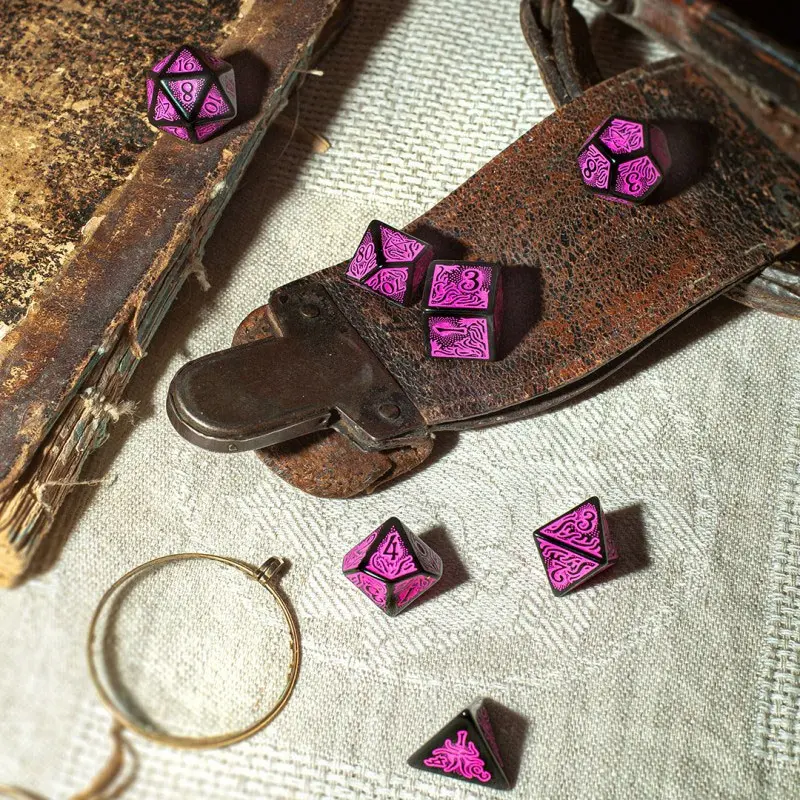 Call of Cthulhu 7th Edition Dice Set Black & Magenta (7) product photo