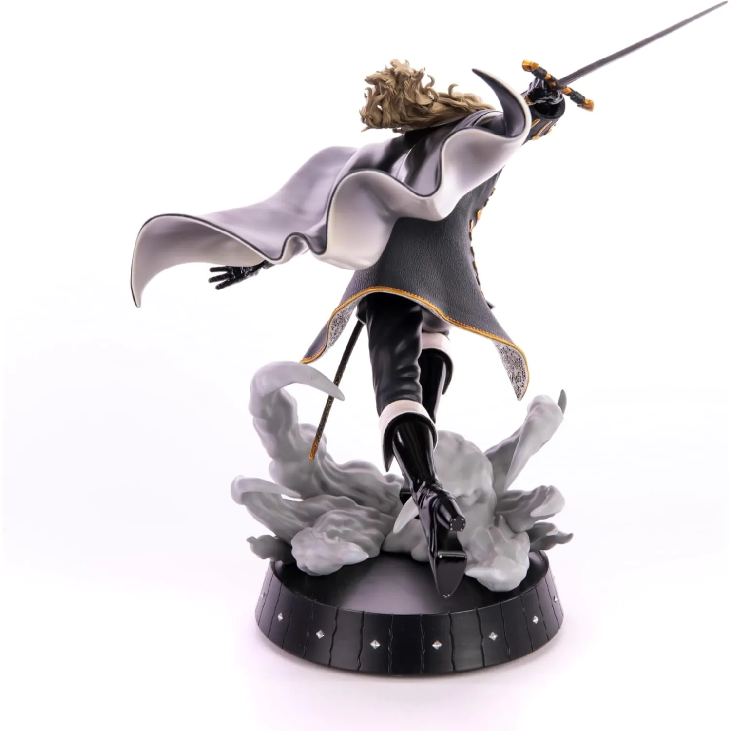 Castlevania Symphony of the Night Statue Dash Attack Alucard 30 cm product photo