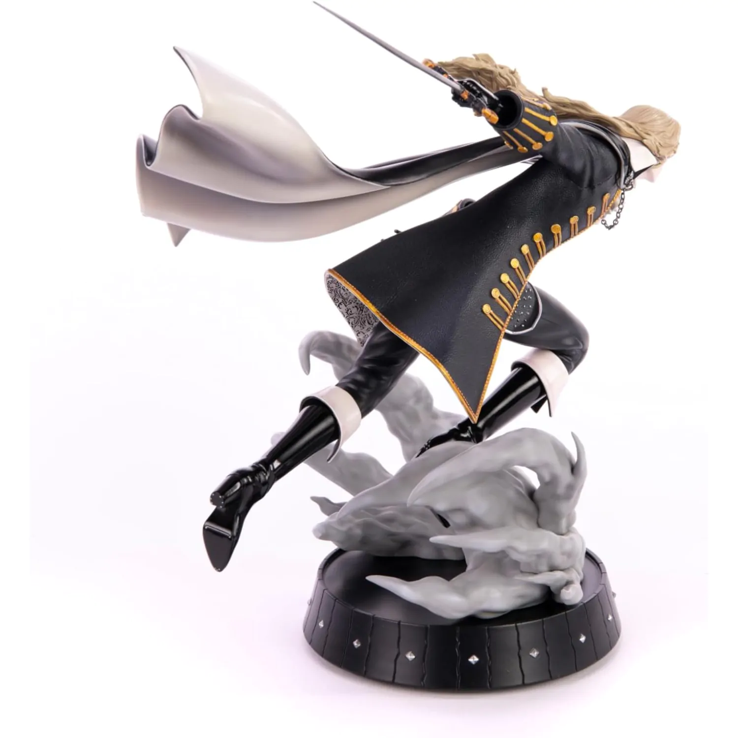 Castlevania Symphony of the Night Statue Dash Attack Alucard 30 cm product photo
