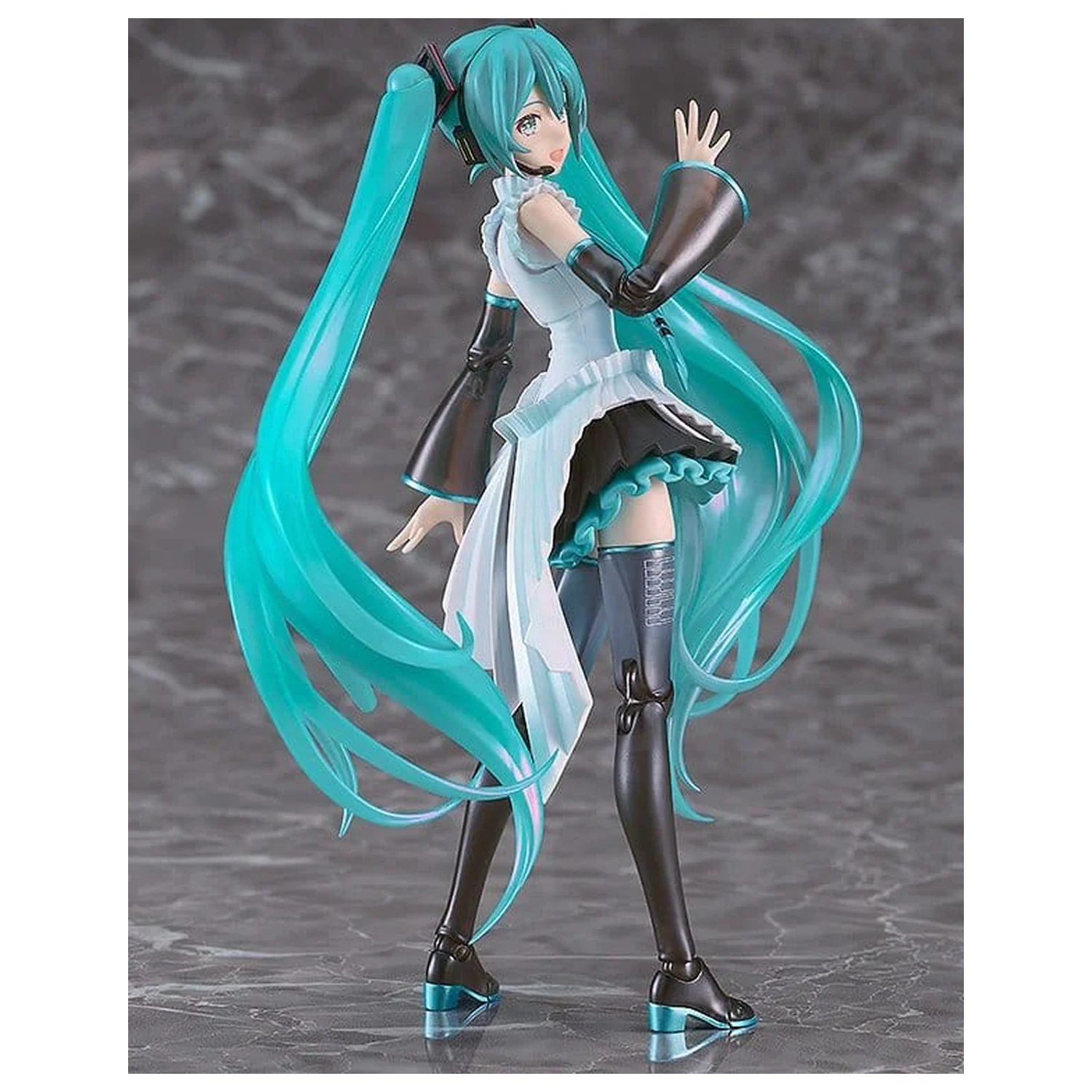 Character Vocal Series 01: Hatsune Miku Plamatea Plastic Model Happy 16th Birthday Ver. 16 cm product photo